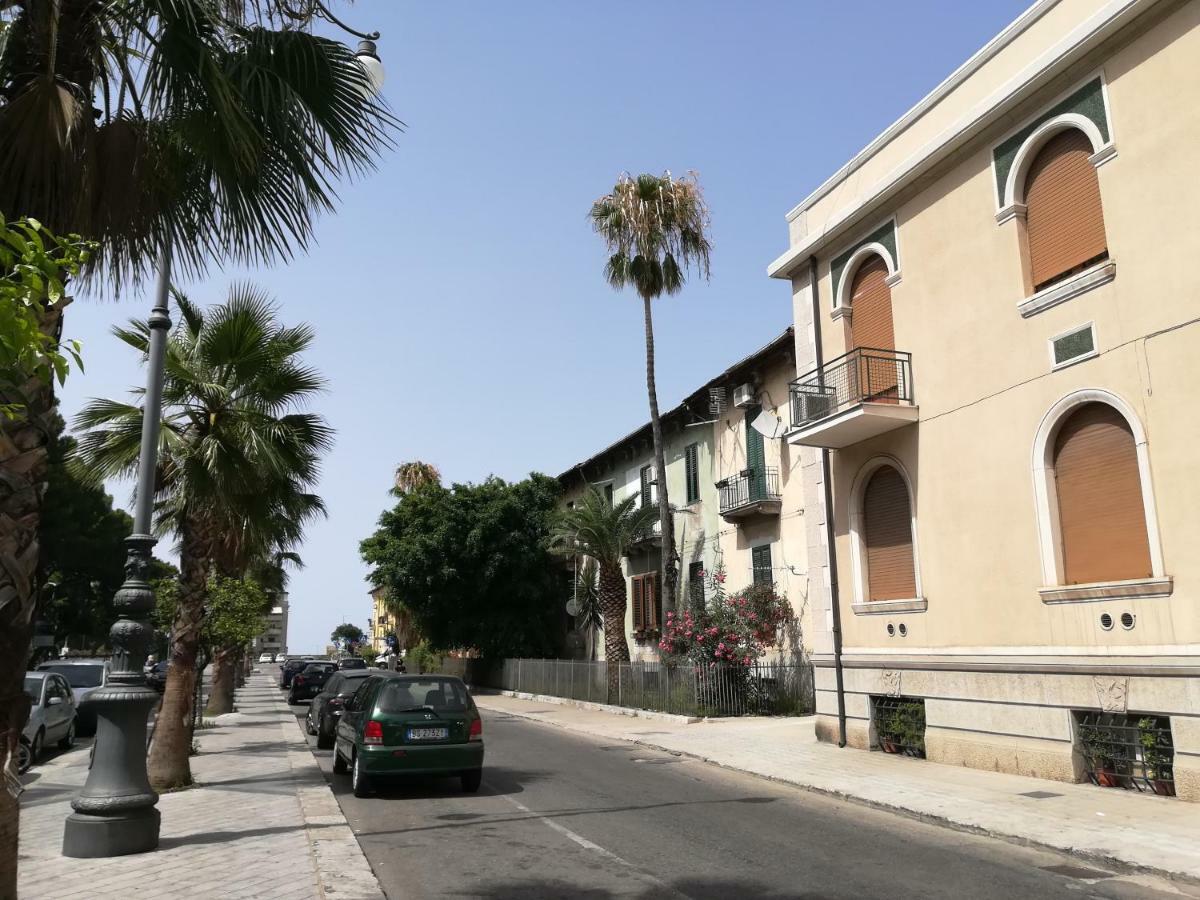 Guest House B&B Via Marina Reggio di Calabria Bagian luar foto